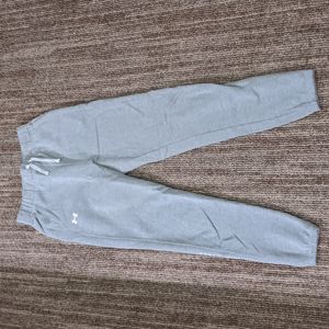 Under Armour Girls Size YL